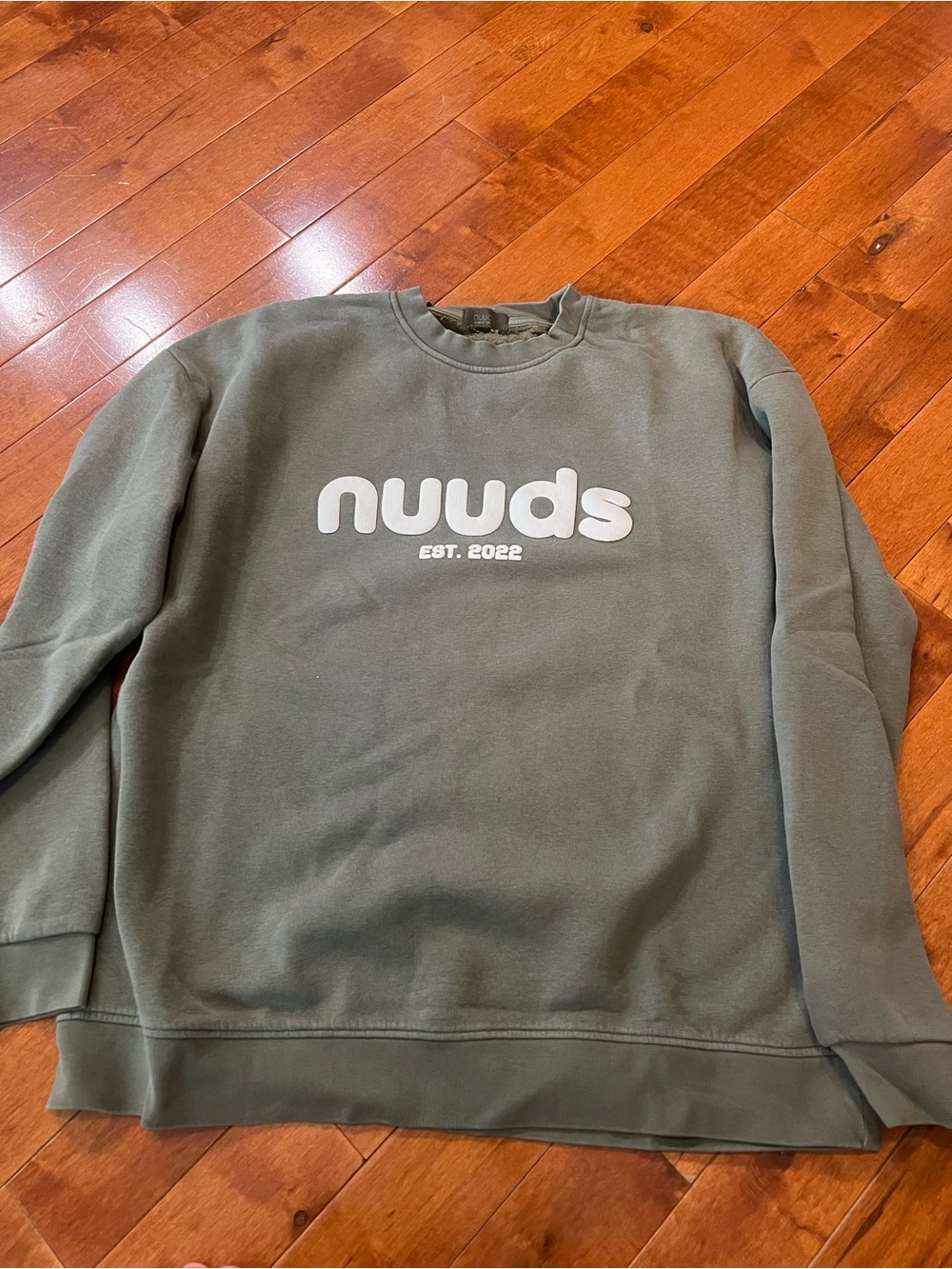 nuuds Olive Green Crewneck Sweatshirt with White puff bubble Logo size Large LNC